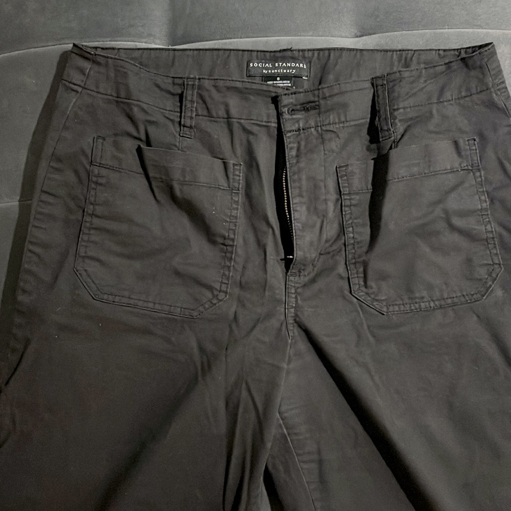 Wide leg, light weight cropped pants!